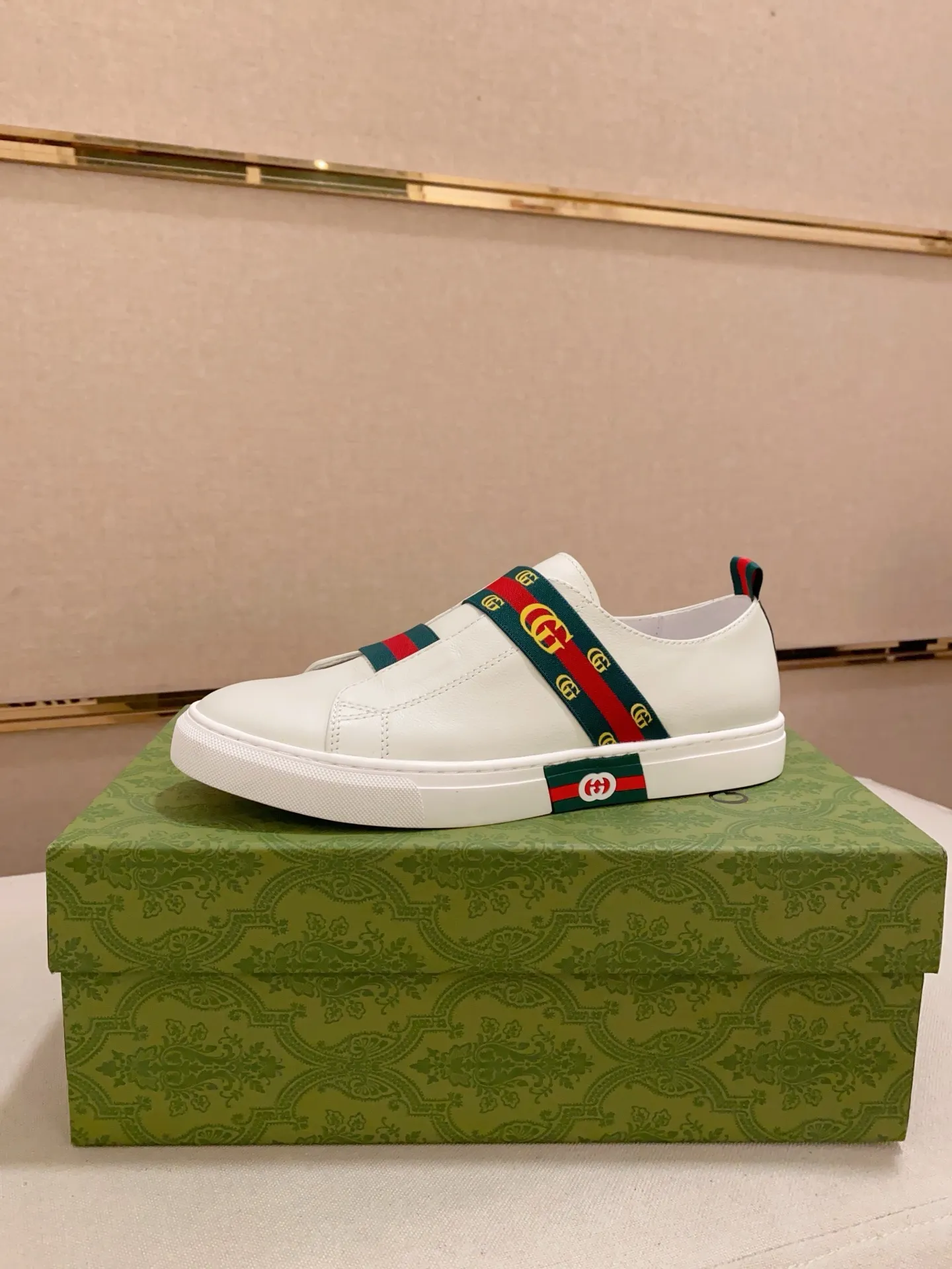 Men's clothing and shoes💰 440💰🇮🇹🇮🇹GUCCI (Gucci) top 🔍🔍 spring and summer models are on sale at the same time, the upper 🇮🇹 imported Italian first-layer cowhide, fully imported sheepskin lining 💪💪, completely 1⃣️compared 1⃣️Reproduction🇮🇹💪💪, ⚠Sole: The original sole is specially provided by the original factory, the exclusive movable molded sole is super comfortable, ⚠Original factory follow-up goods, 🔍🔍high quality, you can enter and leave the counter at will, welcome to compare⚠. Code number:38-44